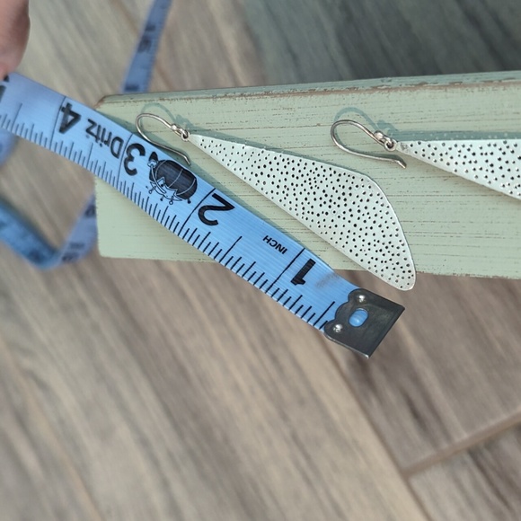 Silpada textured geometric earrings - Picture 2 of 4